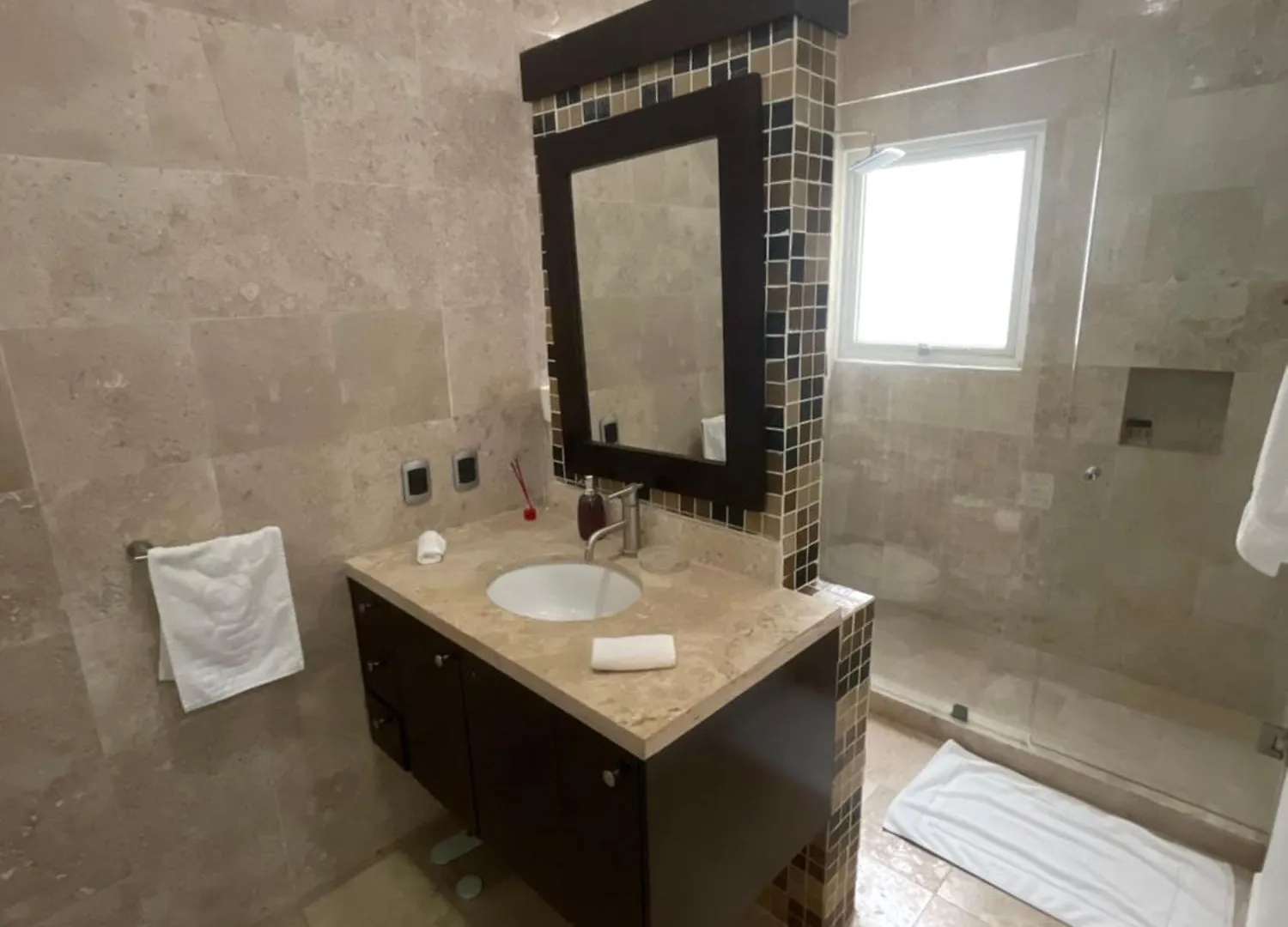 Spacious Apartment 1 Block From The Beach Playa del Carmen