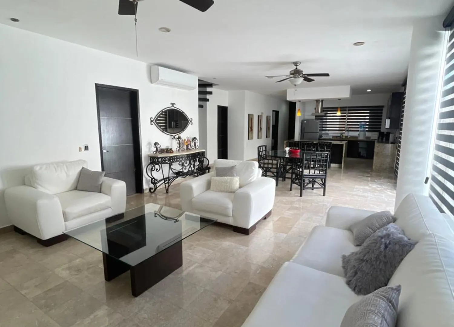 Spacious Apartment 1 Block From The Beach Playa del Carmen