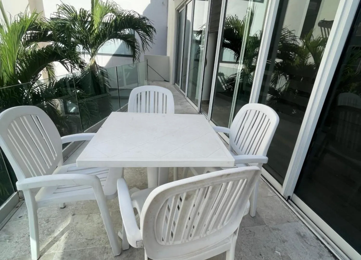 Spacious Apartment 1 Block From The Beach Playa del Carmen Mexico